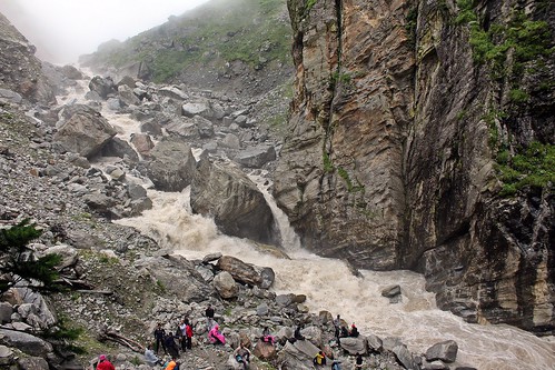 vof river waterfalls valleyofflowers himalayas uttarakhand trekking