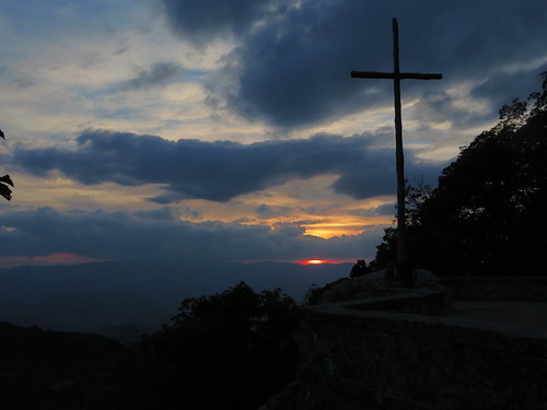 20180922 01 432 Franz Verna Wolken Sonnenuntergang Kreuz Platz Bäume by Fitzlipuzli,                                laverna italien franziskusweg camminodifrancesco