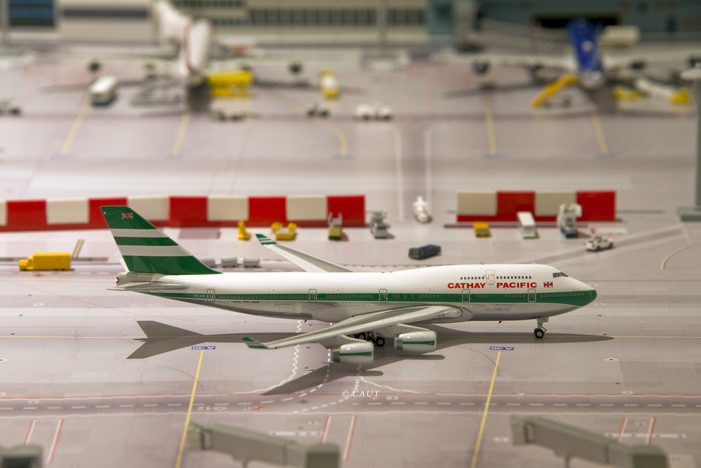 HANG OU 46CM LED Light 1:130 Plane Model Cathay Pacific Boeing 747 with... 
