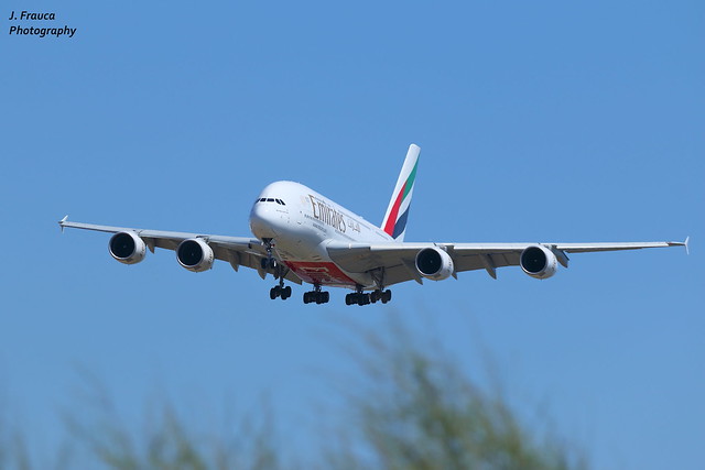 Airport BCN – Airbus A380 - Emirates