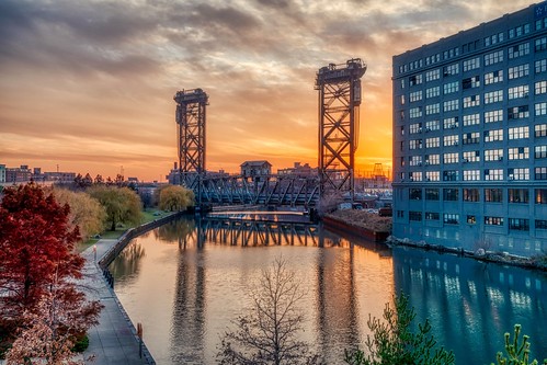 chicago sunset bridge reflection autumn cityscape river