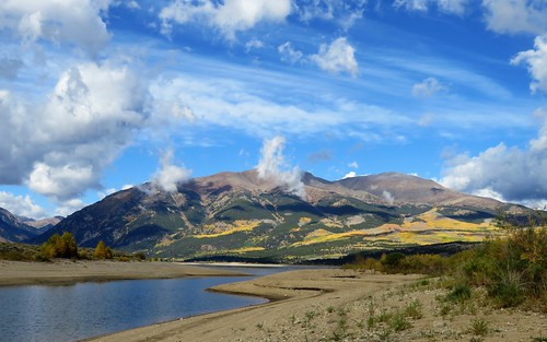 topoftherockies scenicbyway twinlakes reservoir lake glacial colorado mountain mountains sawatch range lakecounty sanisabelnationalforest aspen leafpeeping fallcolor fall clouds nationalforest sanisabel usda forestservice recreationarea mtelbert scenic byway