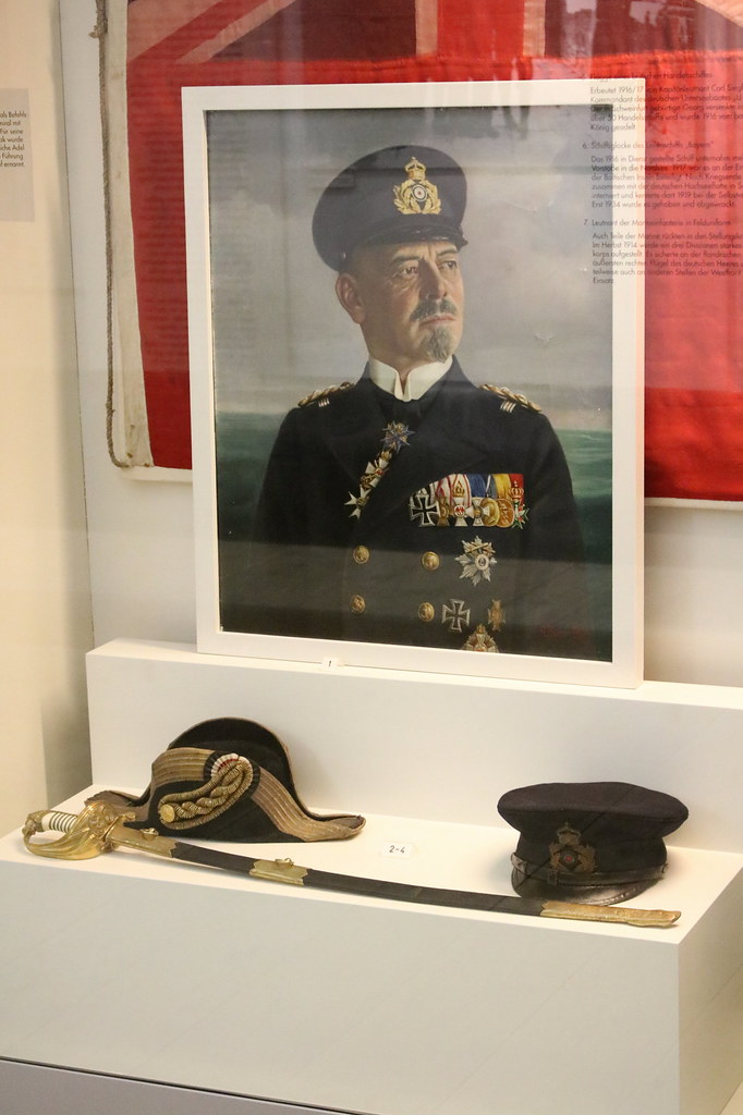 Bayerisches Armeemuseum: Portrait und Uniformteile von Admiral Franz Ritter von Hipper