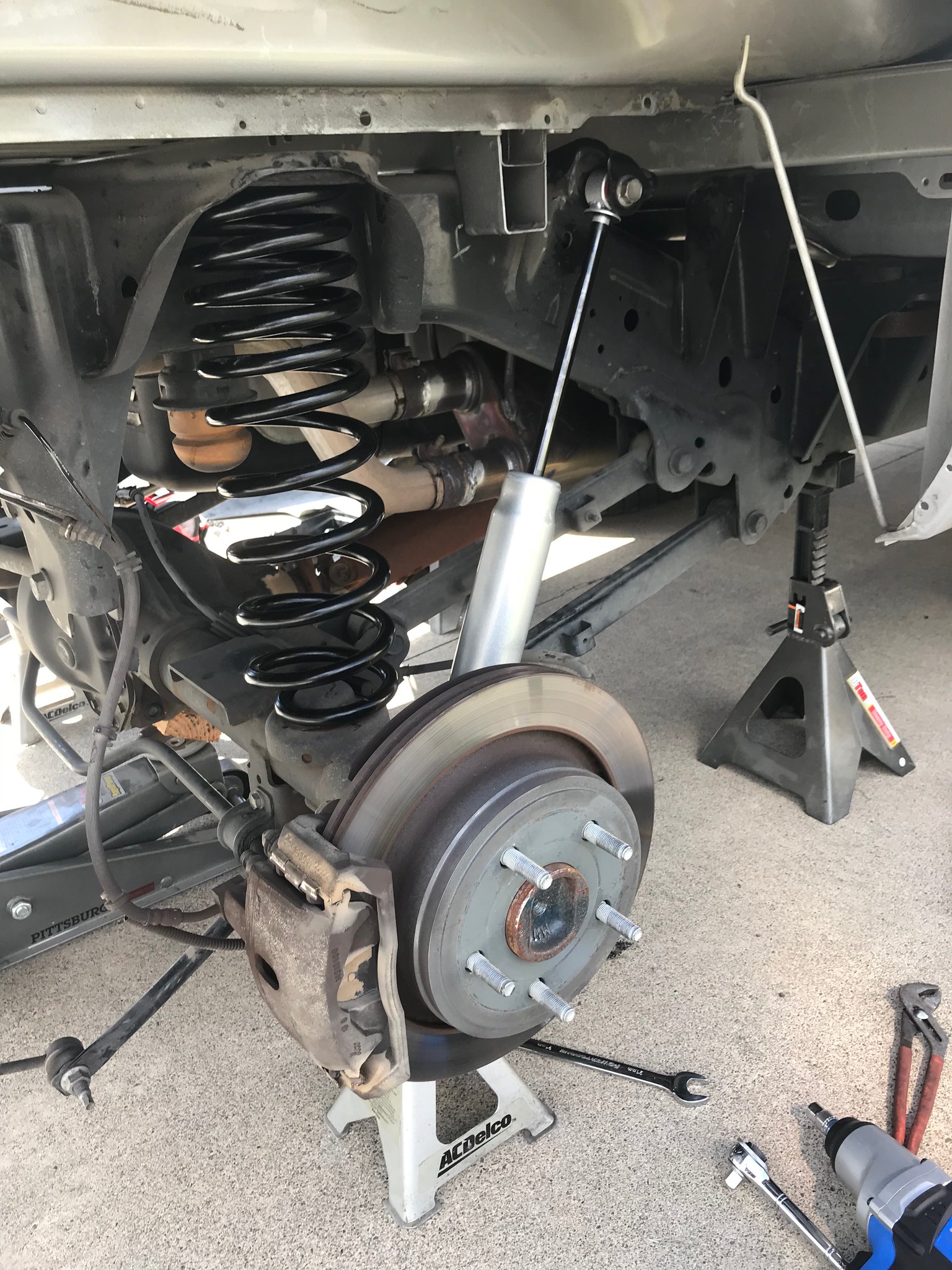 Rear spring/spacer block install without a lift? | 5thGenRams Forum