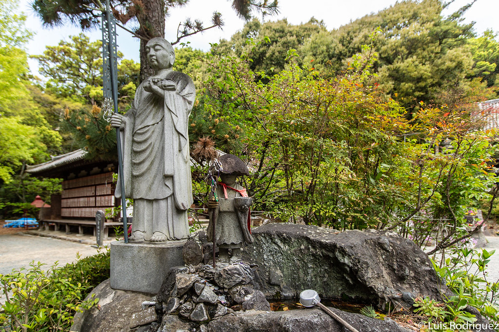 Estatuas de Kobo Daishi en el templo Ishite-ji
