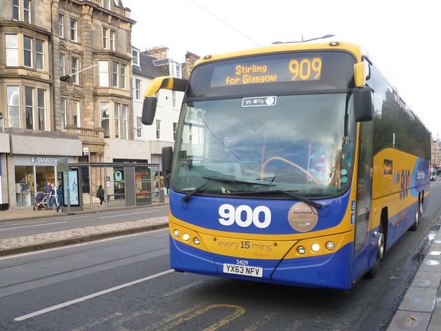 Citylink 909 service now serving Edinburgh Airport en route to Stirling.