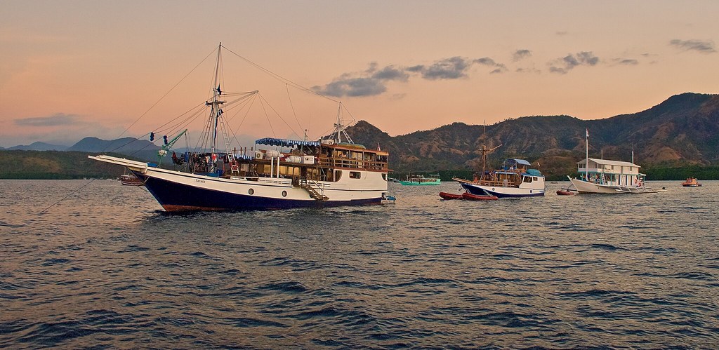 Rinca island boat tours