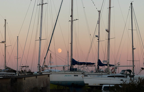 Le Port Sec - Mortagne sur Gironde. Day 191/365 by ChienLunatique240, Moon rise just after sunset.