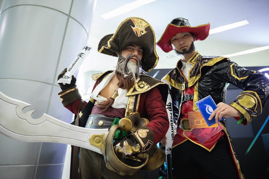 Algebraic procedure arm GANGPLANK AND TWISTED FATE COSPLAY | Day 4 at the 2018 World… | Flickr