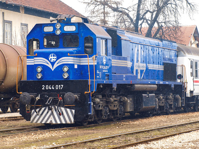 2044 017, train 3011, Zabok, 29.01.2012.