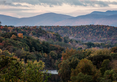 catskill newyork unitedstates us canon 5dsr ef70200f28isiiusm 7020028lisii ef availablelight clouds colors fall mountains manfrotto geotag gps creek fallcolors landscape