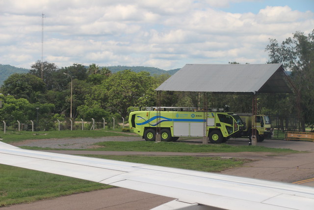 ARFF. Vehículos contraincendios en aeronaves. Camiones de bomberos del aeropuerto de Jujuy, Argentina.