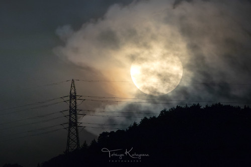 moon moonlight moonset fullmoon night nightview nightscape sky skyscape landscape cloud light nagasaki japan