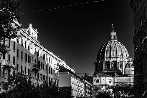 dome italy monochrome roma rome stpetersbasilica street sunrise vaticancity viadellastazionedispietro via della stazione di san pietro