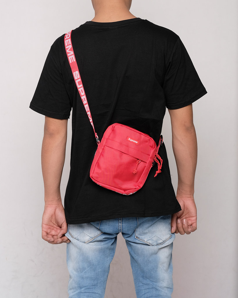61475-Supreme Shoulder Bag SS18 - merah putih. IDR 195.000… | Flickr