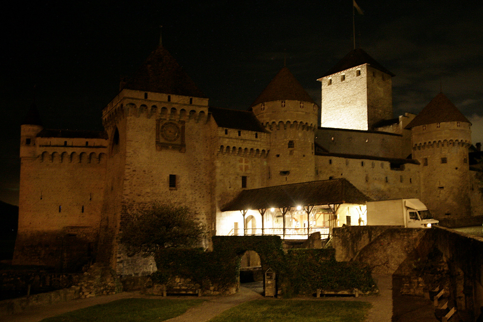 25 Chateau de Chillon