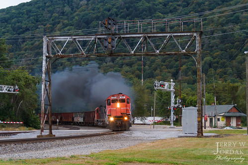 signalbridge 637 cloudy smoke traindft wnyp curve positionlight mountain westernnewyorkpennsylvania train emporium pennsylvania unitedstates us