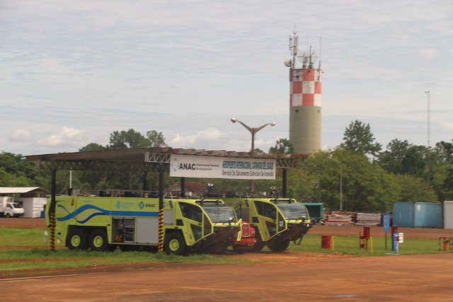 ARFF. Vehículos contraincendios en aeronaves. Camiones de bomberos del aeropuerto de Puerto Iguazu.