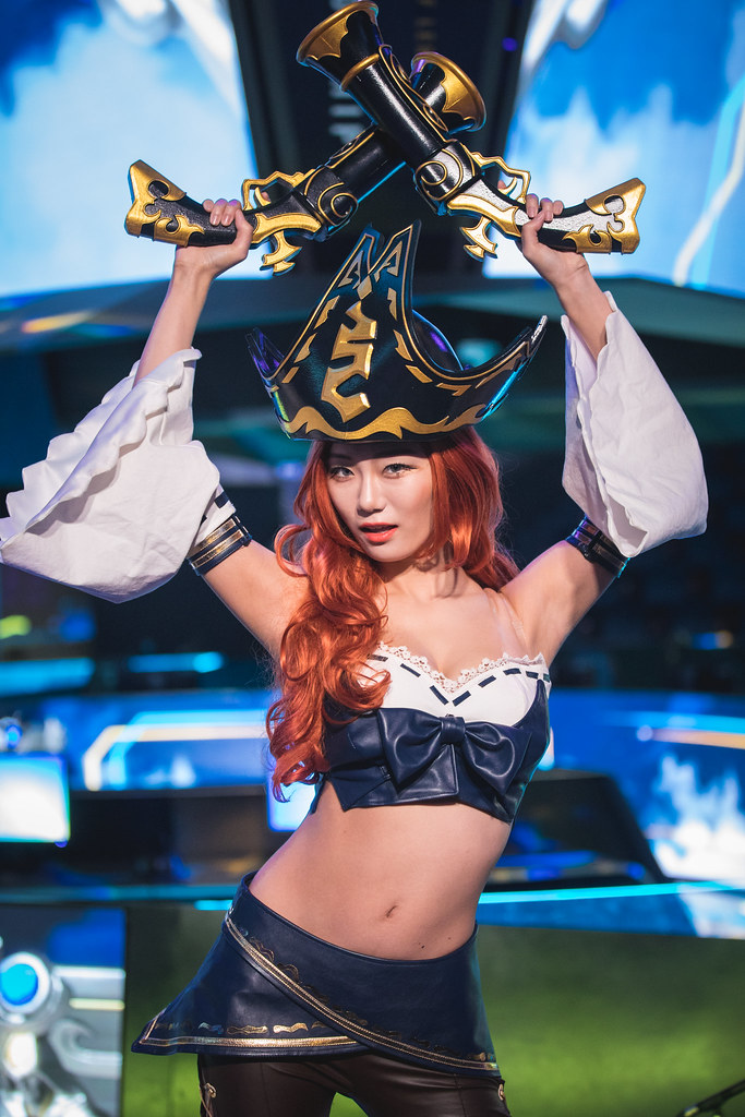 Miss fortune cosplay.