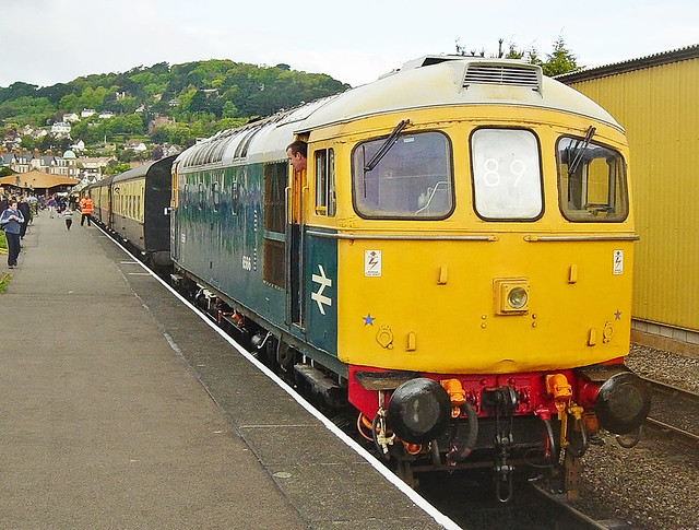 Class 33 33048 (as 6566), Minehead - 7 May 2005