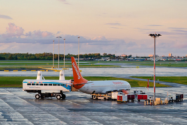 C-GBZS Sunwing Airlines, Montréal–Pierre Elliott Trudeau International Airport
