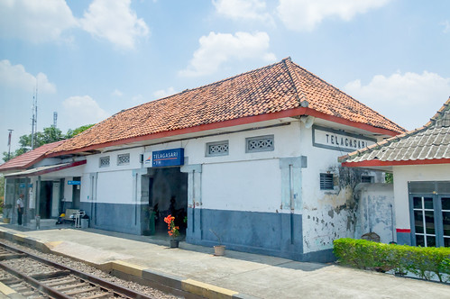 stasiun station dutch heritage railway indonesia train keretaapi rel architecture building westjava jawabarat telagasari indramayu