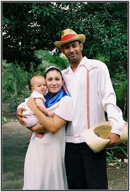 Oyare Dancers with child, Holguín,Cuba