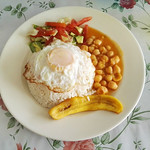 Einheimische vegetarische Variante des Mittagstischs in Ecuador