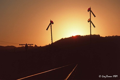 southernpacific sp siskiyouline southernpacificoregondivision spsiskiyouline semaphores signal railroads oregon sunset