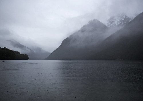 lisaridings fantommst lake gunn fiordland national park newzealand nz southisland mountains snow cloud lakegunn