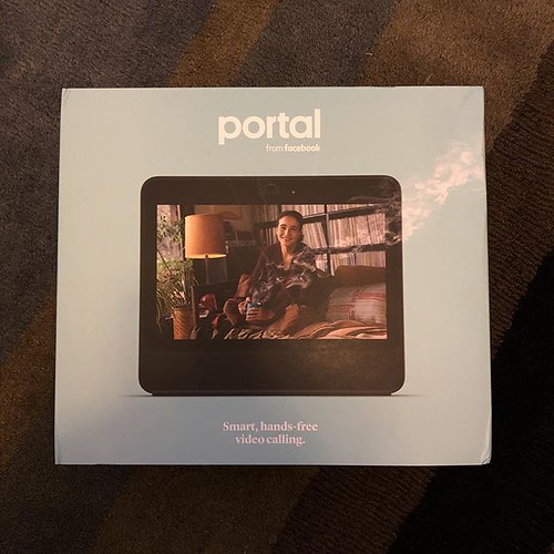 Hi Portal! #FB #NewToy #VideoCalls | by cmaltagliatti