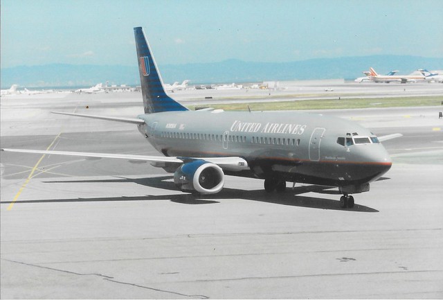 N389UA Boeing 737-322 United Airlines