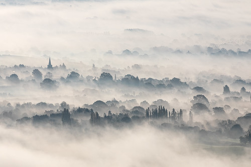 autumn autumnal worcestershire england weather misty foggy mist castlemoreton poorvisibility fog midlands malvernhills uk europe