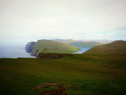 føroyar suðuroy lopransfjørður hills