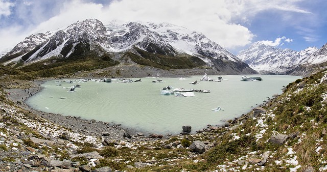 Hooker Lake, with icebergs [New Zealand]