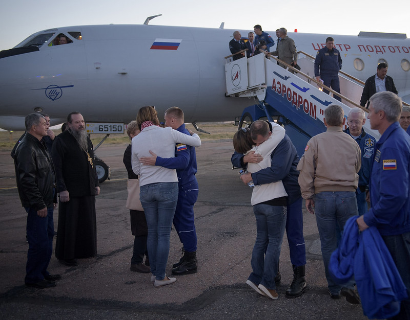 Expedition 57 Crew Returns to Baikonur (NHQ201810110007)