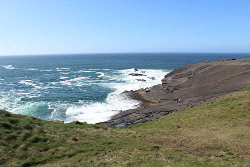 atlanticocean waves people cliffs kilkeecliffs countyclare ireland wildatlanticway