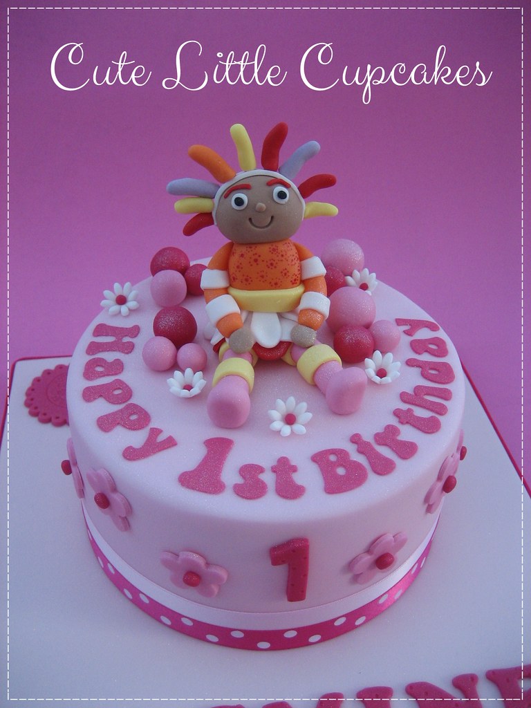 Upsy daisy birthday cake