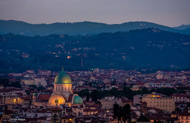 Dusk falls over Florence, Italy