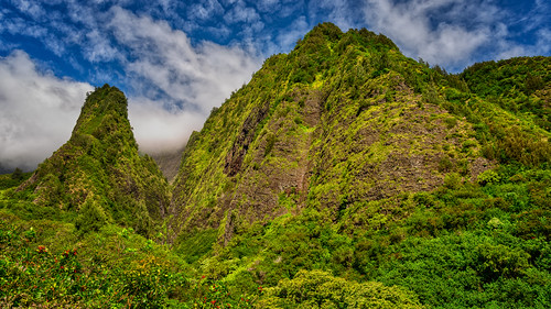 wailuku hawaii unitedstates us usa maui statemonument eyeoftheneedle mountains lush valley