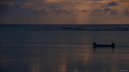 matemwe zanzibar tanzania sunrise sunset sea ocean water fisherman boat reef waves pentax pentaxart earlymorning pentaxk5 sky reflection pentax18135