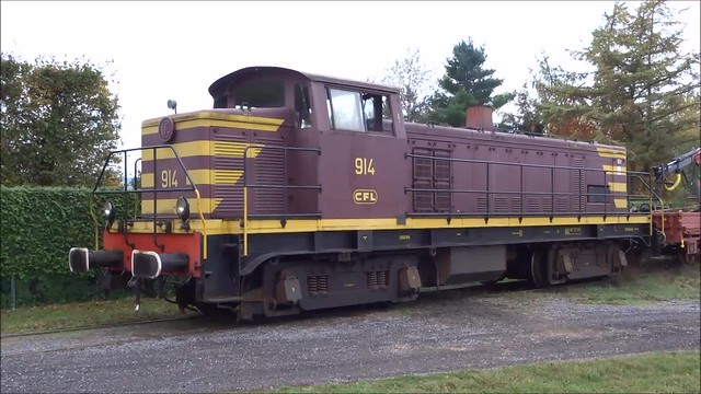 CFV3V - Diesel locomotive ex-CFL N° 914 with the beautifull sound of its motor.