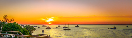 Sunrise on Monégù by Ub R M, Lever de soleil sur Monaco; Monégù étant l'ancien nom de la Principauté.
Sunrise over Monaco; Moné