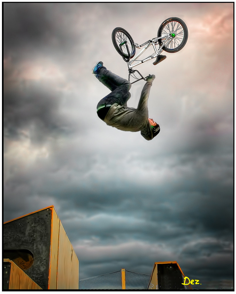 HUB BMX 2011 | Back flip frame whip. Francis Wright | DEZ H | Flickr