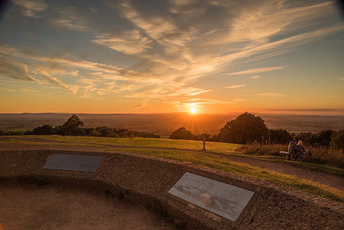 nikon d750 tamron2470f28vc clent clenthills worcestershire westmidlands england uk 2018 autumn hills sunset goldenlight sky clouds trees bench beautiful peaceful outdoor landscape view