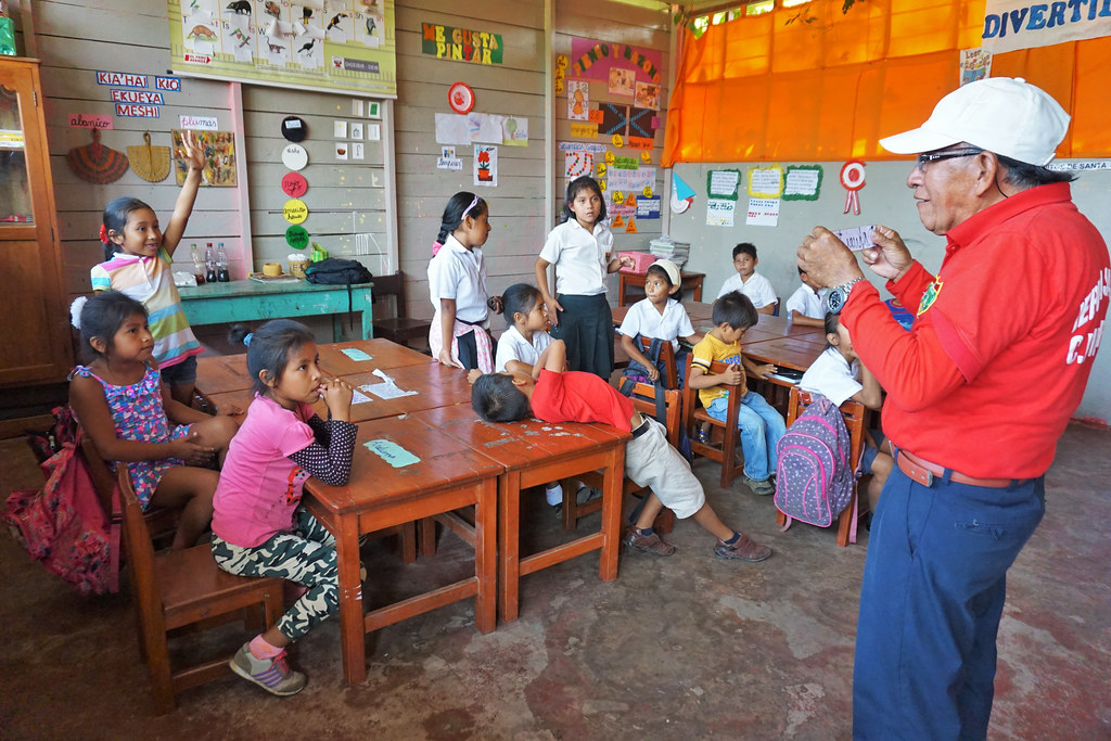 Ese'ejja teaching class at Infierno school.