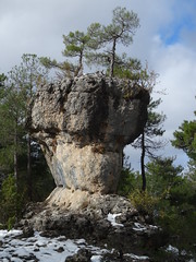 Roca fungiforme kárstica o Tormo - Callejones de Las Majadas (Cuenca, España) - 01