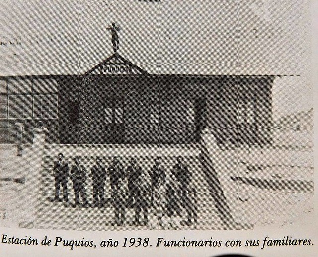 Estacion de Puquios del Ferrocarril Arica La Paz  1938, quedaba cerca de la Estacion de Chulo y en la quebrada de Puquios y en el camino Internacional De San Francisco.