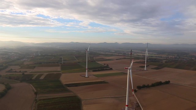Freckenfeld, Windpark der EnBW - Windenergieanlage  mit  6 Windrädern - MVI_112078