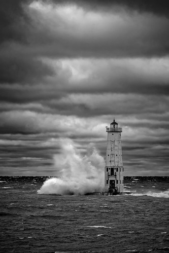 frankfort photography adwheeler explore lifeinthemitten lighthouse michigan puremichigan puremittenpride puremittigan sony sonyalpha sonyalphauniverse sonyimages travel wave weather